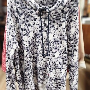 Peace Love World Black & White Leopard Pullover